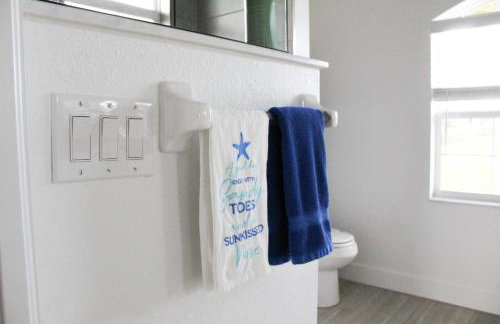 Paradise Home, Tranquil canal view 3-BDR in Golfers paradise - Foto 24