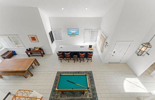 * Large Updated Waterfront Delta Manor Boat Dock * - Foto 15