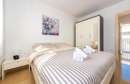 Six-Bedroom Holiday Home In Rogoznica - Foto 38