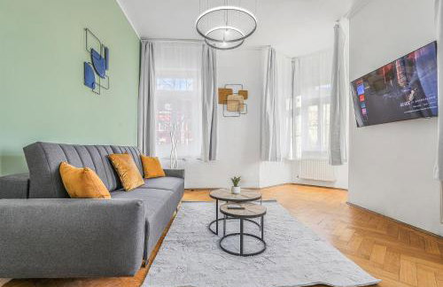 cruwzo I Modern Centrally Located Apartment with Parking Modern Centrally Located Apartment with Parking - Photo 49