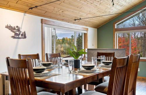 The Chalet - Spacious 7 bedroom near Sugarloaf, on Snowmobile and UTV trails, Hiking, Golf and Flagstaff Lake across the street - Foto 77