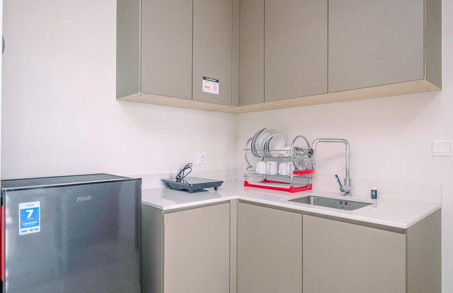 Comfortable And Minimalist 2Br At Gold Coast Apartment - Foto 6