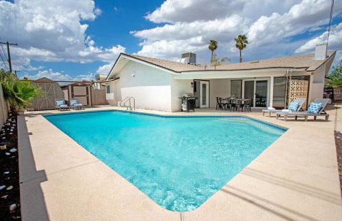North Vegas Family Oasis 4BR, Pool, BBQ, Games - Foto 7