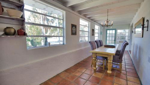 Pet Friendly & Firepit Minutes to Beach Sleeps 6 - Foto 2