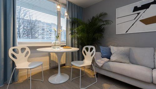 Apartament Bielany 3 min from metro with 5-meals per day diet catering, air conditioning and free parking - Foto 5