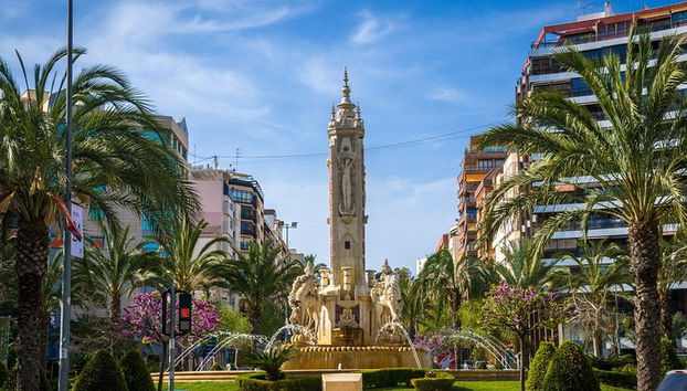 Explore o antigo centro da cidade de Alicante a pé - Foto 3