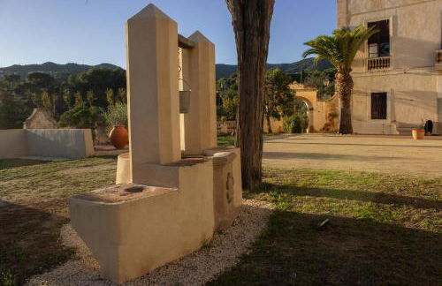 Can Rovira - Stunning Neoclassical Mansion, Just 20 min drive from Barcelona City Center, Ideal for groups and families - Foto 9