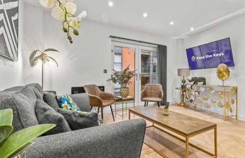 Central 3 Bed Flat 8 Min Walk To City Centre - Pass the Keys - Foto 1