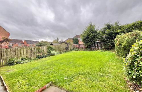 Contemporary 4-Bed home for Contractors & Families - Foto 10