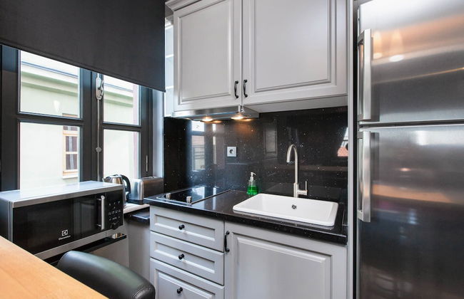 3 Bedrooms Apartment w Sea View and Terrace - Photo 18