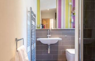 Stunning 5-bed 3-bath house close to the sea! - Foto 57