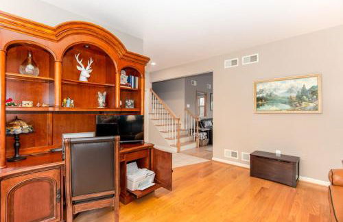 Secluded 4 bedroom with hot tub minutes from campus - Foto 22