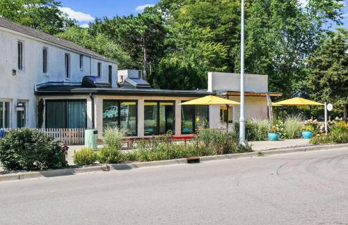 Luxe by the Lake - Pool Access - Photo 69