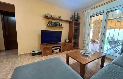 Almerimar Amplio Apartamento de 3 Habitaciones con Piscina, pista de padel, futbol y Garaje Cubierto para 2 Coches en Altas Entinas - Foto 32