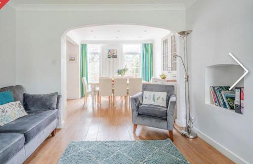 3 bedroom-house -3mins to beach- PetsOk - Photo 9