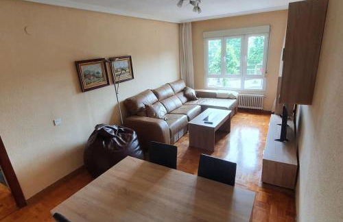 Piso completo 3 habitaciones y 2 baños palacio congresos - Foto 8