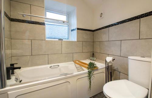 Stylish and Modern Town Centre End-of Terrace Home - Foto 19