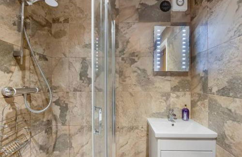 Wallace's Rest - Photo 19