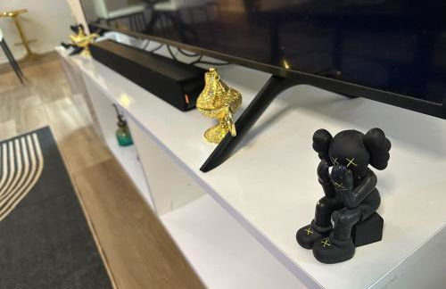 Cozy Stay with Pool Relax with Easy Access to Highway - Foto 50