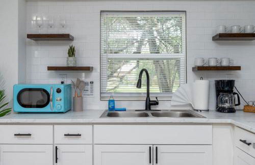 Cocoa Hideaway with Air Hockey, Darts and Beach Gear - Foto 56