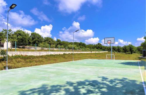 Luxury Villa Hedone with heated pool, welness and playground - Photo 39