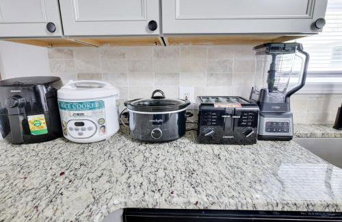 Hot Tub & Theater Haven-Lake and Ski Retreat - Foto 16