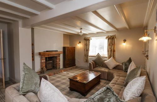 Beacon House - Photo 3