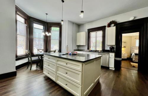 Newly Renovated Historic mansion ☆ 8 Bedrooms - Foto 29