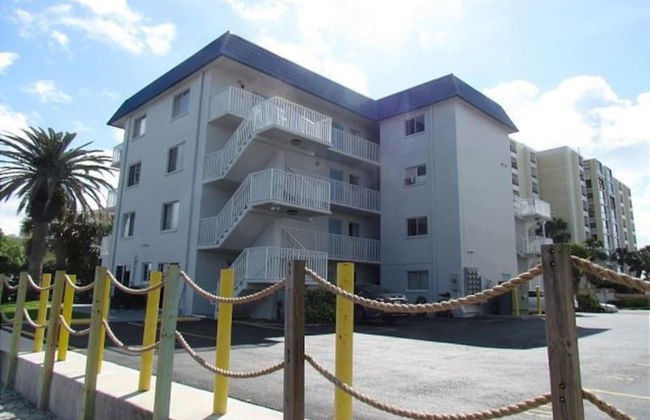 2 Bedroom Waterfront Pool Side! - Foto 23