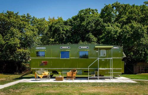 The Showman's Carriage w King Bed close to beach - Foto 2