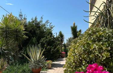 Comfortable Home - Photo 14