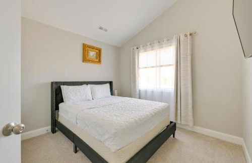 Stay and Play Spacious Concord Townhome Near Uptown - Foto 18