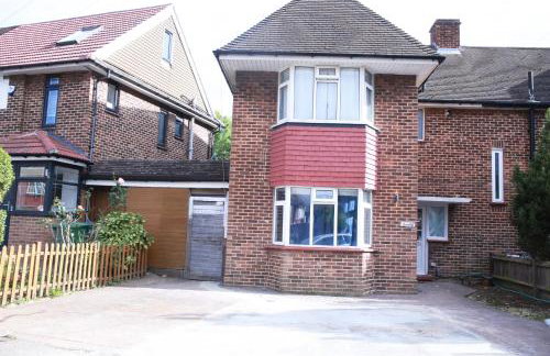 Harrow Luxury flat With free parking. - Photo 16