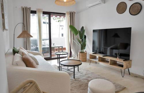 Elegance and luxury with a pool in Miraflores Golf - CASA GOLF RIVIERA PARK 3 2 E - Photo 17