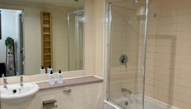 Elegant 2-Bed with Traditional Touches - Foto 4