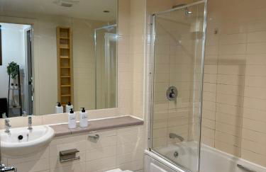 Elegant 2-Bed with Traditional Touches - Foto 4