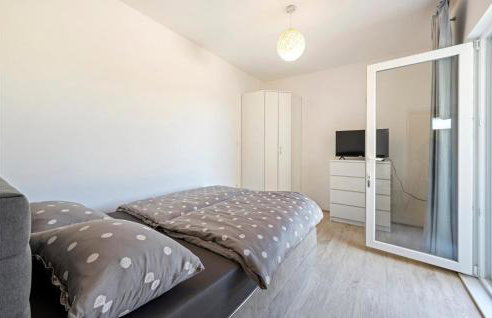 Gorgeous Home In Drinovci With Wifi - Foto 26