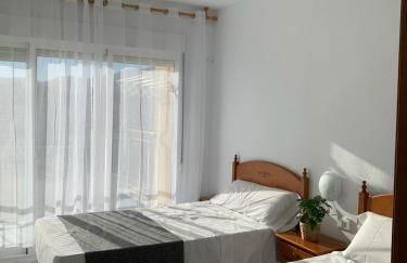 Apartamento en primerísima línea de playa con espectaculares vistas Netflix, Prime y Disney - Photo 3