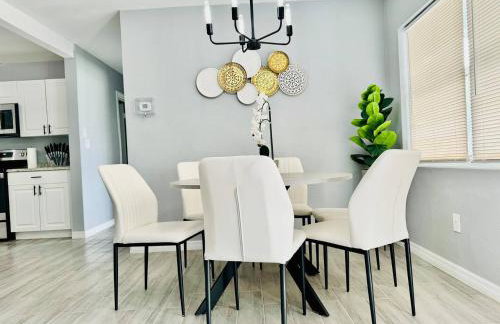 Game Night Ready Lakeland Stay Near Colleges - Foto 16