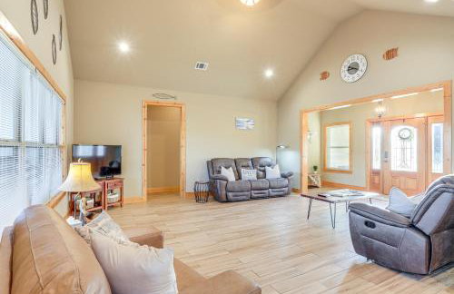 Fish the White River! Sleek Family Home in Flippin - Foto 12