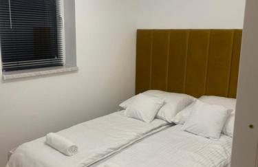 Pod świerkami - Foto 2