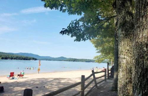 Close to Lake Blue Ridge, Hot Tub, Swing Beds - Foto 24