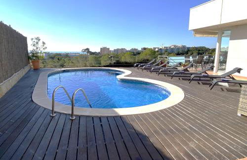 Villa Med A 2 kilometros andando de la playa, del puerto de Aguadoç y a 4 del centro de Sitges Muy Soleada todo el dia Capacidad superior a 16 personas NO REQUIERE COCHE - Foto 6