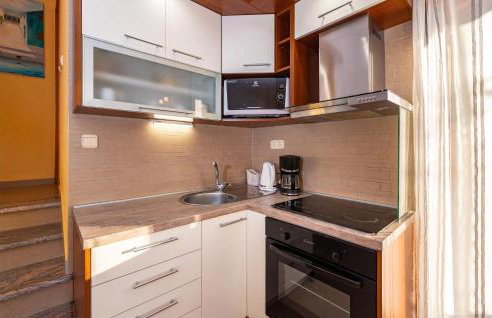 Cozy Apartment In Modric With Wifi - Photo 13