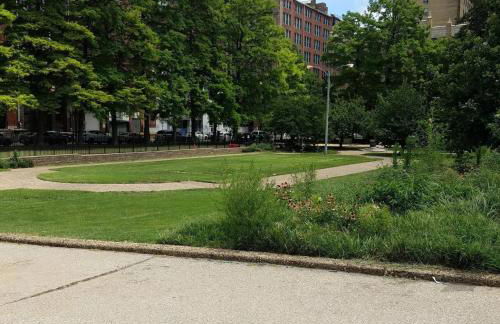 Celebrate the Season in a Trendy STL Loft 4D - Foto 18