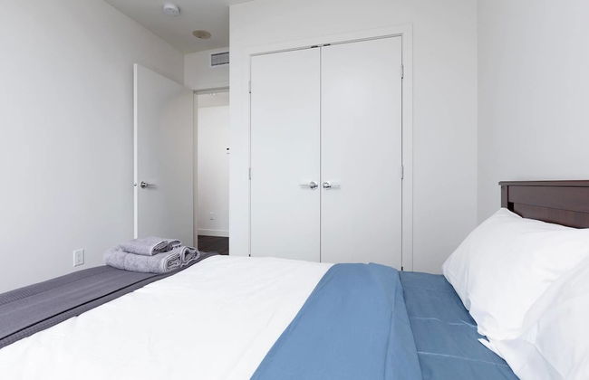 Modern Bright Townhome in Richmond - Photo 8