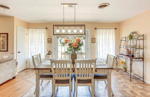 Fire Pit and Patios Peaceful Alto Getaway! - Foto 10