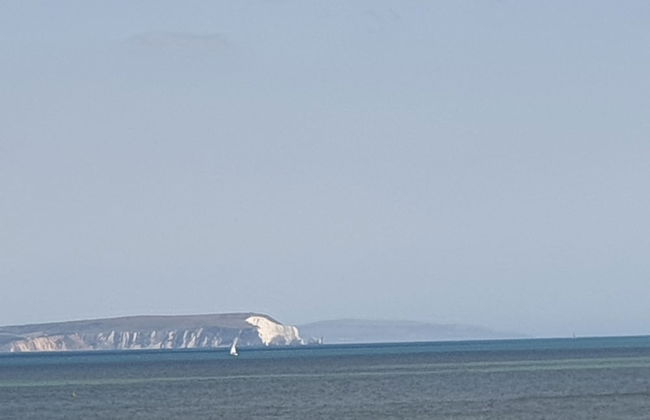 Beach Front 2-bed Apartment With Deck & BBQ - Foto 21