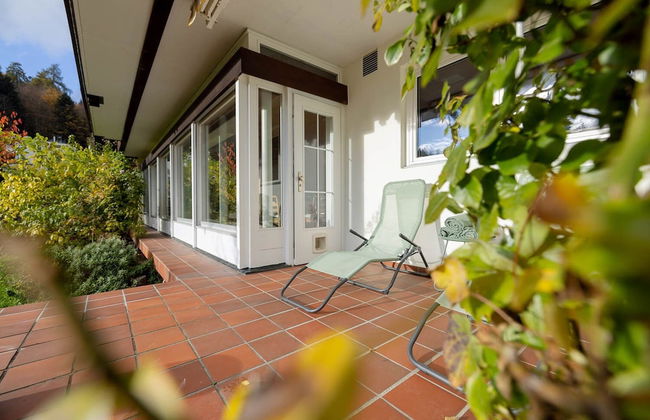 Luxury Apartment With Terrace and Garden Free Parking Smart TV etc - Foto 44