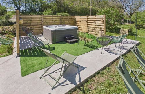 Grand jardin, terrasse et jacuzzi - maison pour 7 - Foto 26